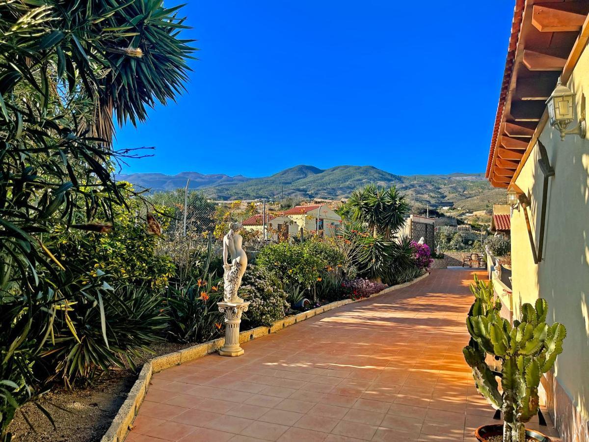Exquisite Rural House With Garden, Pool And Sea Views Villa Arico Viejo Dış mekan fotoğraf